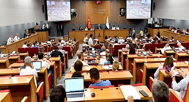 Büyükşehir Meclisi’nden Başkan Soyer’e yetki