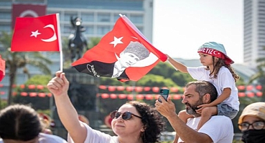 İzmir'i Zafer Bayramı Coşkusu Sardı