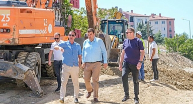 Seferihisar Belediyesi yolları yeniliyor