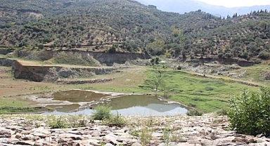 Beydağ Barajı kurudu