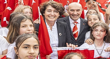 İzmir’de 100 yılın kutlaması