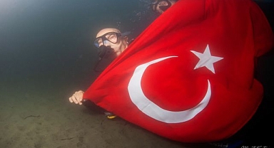 Başkan Soyer İzmir Körfezi’nde tüple dalış yaptı