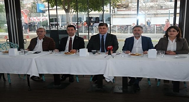 CHP'li Önal Bayraklı muhtarlarına güvence verdi