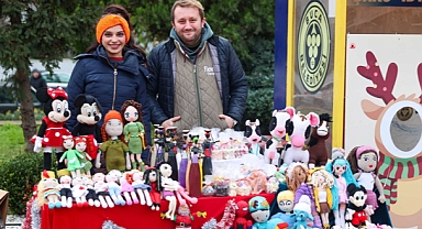 Buca’da yeni yıl pazarına büyük ilgi
