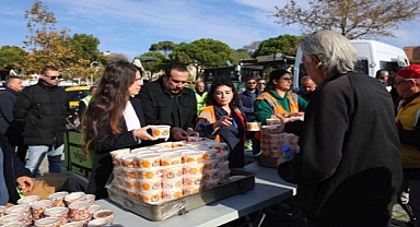 Çeşme’de Gülşah Durbay için hayır yemeği dağıtıldı