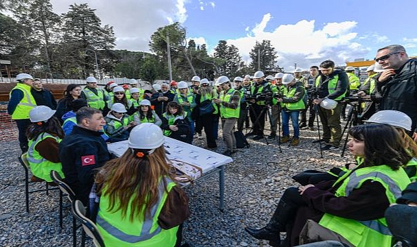Başkan Tugay: Bekleyen altyapı kredileri İzmir’in canını yakıyor