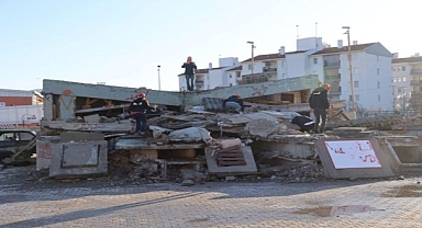 Bayraklı Belediyesi Arama Kurtarma Ekipleri AFAD Eğitimini Tamamladı