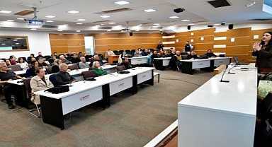 Bornova’da toprağın geleceği konuşuldu