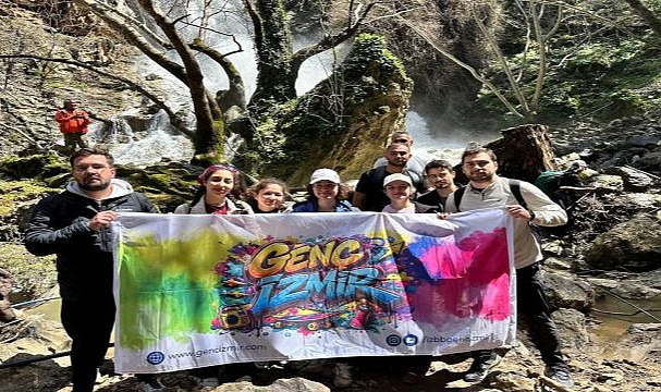 Efes Mimas Yolu’nda bahar yürüyüşü