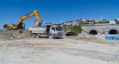 Başkan Tugay: 1 milyar doları bulan kredi 2 senedir imza bekliyor