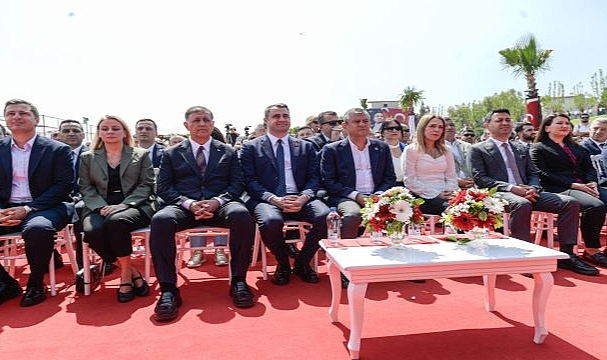 Başkan Tugay’dan Bayraklı’ya müjdeler