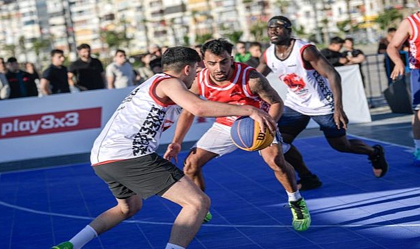 Gençler İzmir’i ayağa kaldırdı