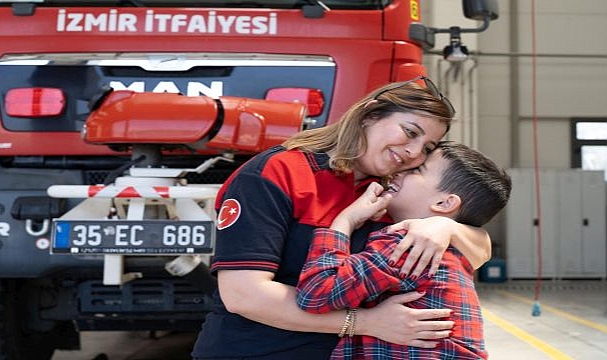 Yangında hayat kurtarıyor, evde oğlunun umudu oluyor