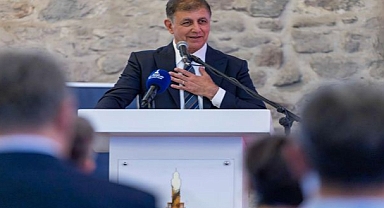 İzmir sahneye çıkıyor