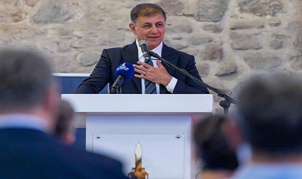 İzmir sahneye çıkıyor