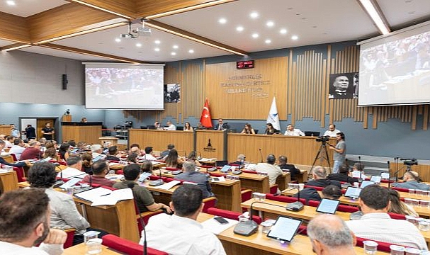 Başkan Tugay’dan Karabağlar dönüşüm ve çöp sorunu için Ankara çağrısı