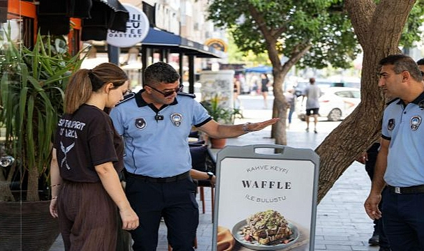 Ana arterlerde kaldırım işgaline geçit yok