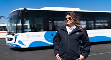 ESHOT şoförleri yeni görünümüyle İzmir yollarında