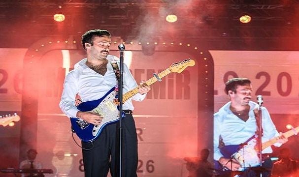 İEF geceleri müzik ve kahkaha dolu