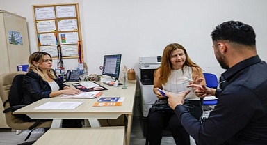 İzmir’de iletişimin önündeki engeller birlikte aşılıyor
