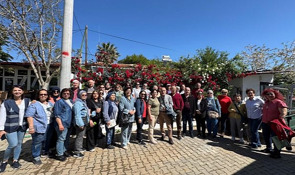 İzmir’in emeklileri kenti keşfetmeye devam ediyor
