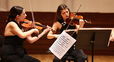 İzmir Oda Orkestrası, sezonu Zeytin Sahne’de açıyor