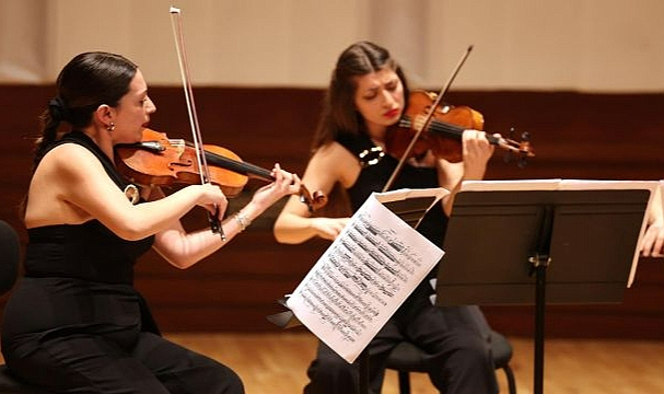 İzmir Oda Orkestrası, sezonu Zeytin Sahne’de açıyor