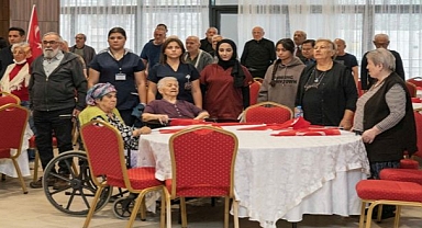 Huzurevinde coşkulu 29 Ekim balosu