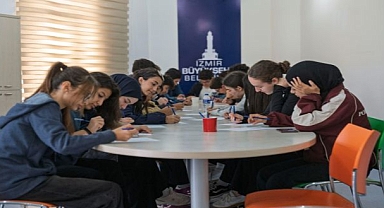 İzmir’de empati parkuru: Engelleri deneyimleyerek fark ediyorlar