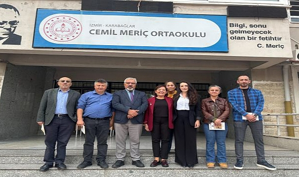 Karabağlar'da çocuklara Cumhuriyet Bayramı hediyesi: Müzik!